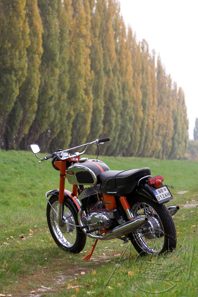 Marián Bazala;jawa calif-5372.jpg